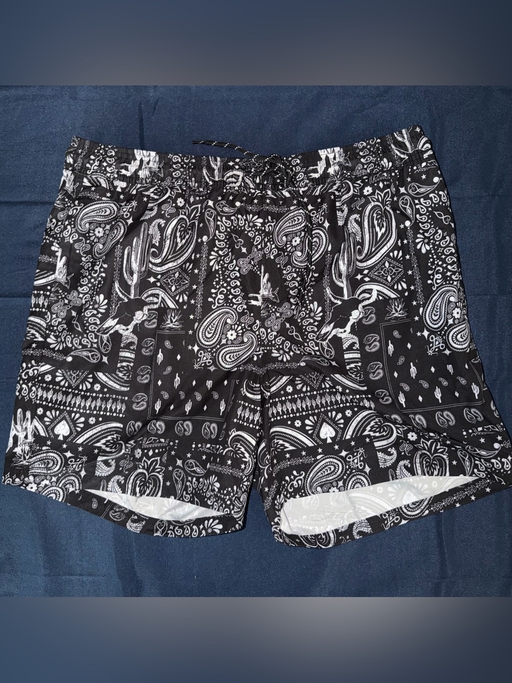 No Boundaries Men’s Swim Trunks Black Western Paisley Print Size Large (36-38)